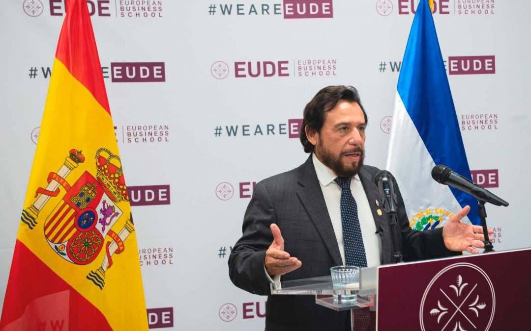 El vicepresidente de la República de El Salvador, Dr. Félix Ulloa hijo, firma un convenio de colaboración con EUDE Business School
